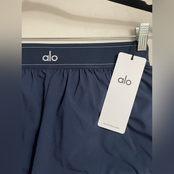 Alo Yoga NWT Match Point Women's Navy Shorts Size M - Picture 8 of 8